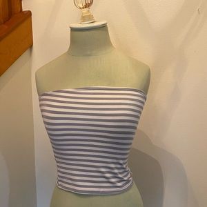 Brandy blue/white crop top